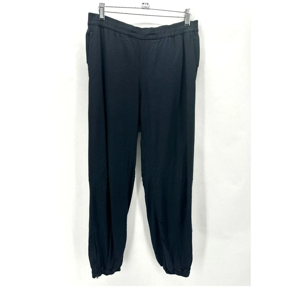 Lululemon Essential Affinity Mid Rise Jogger Black Size 6 Athleisure City Preppy